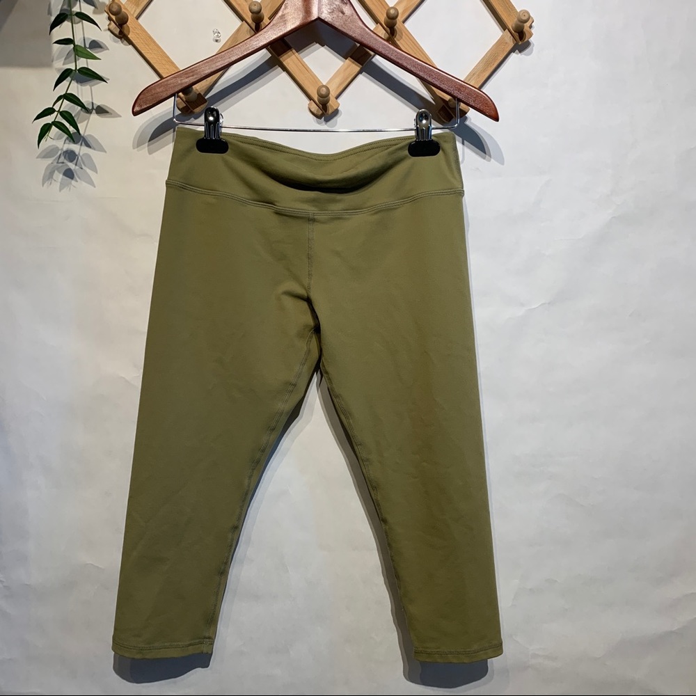 Savage Barbell Crop Leggings